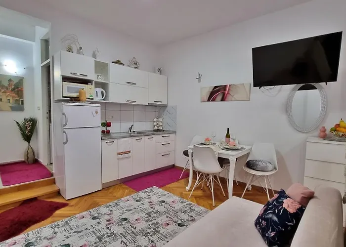 아파트 Heart Of - Pink 오미스